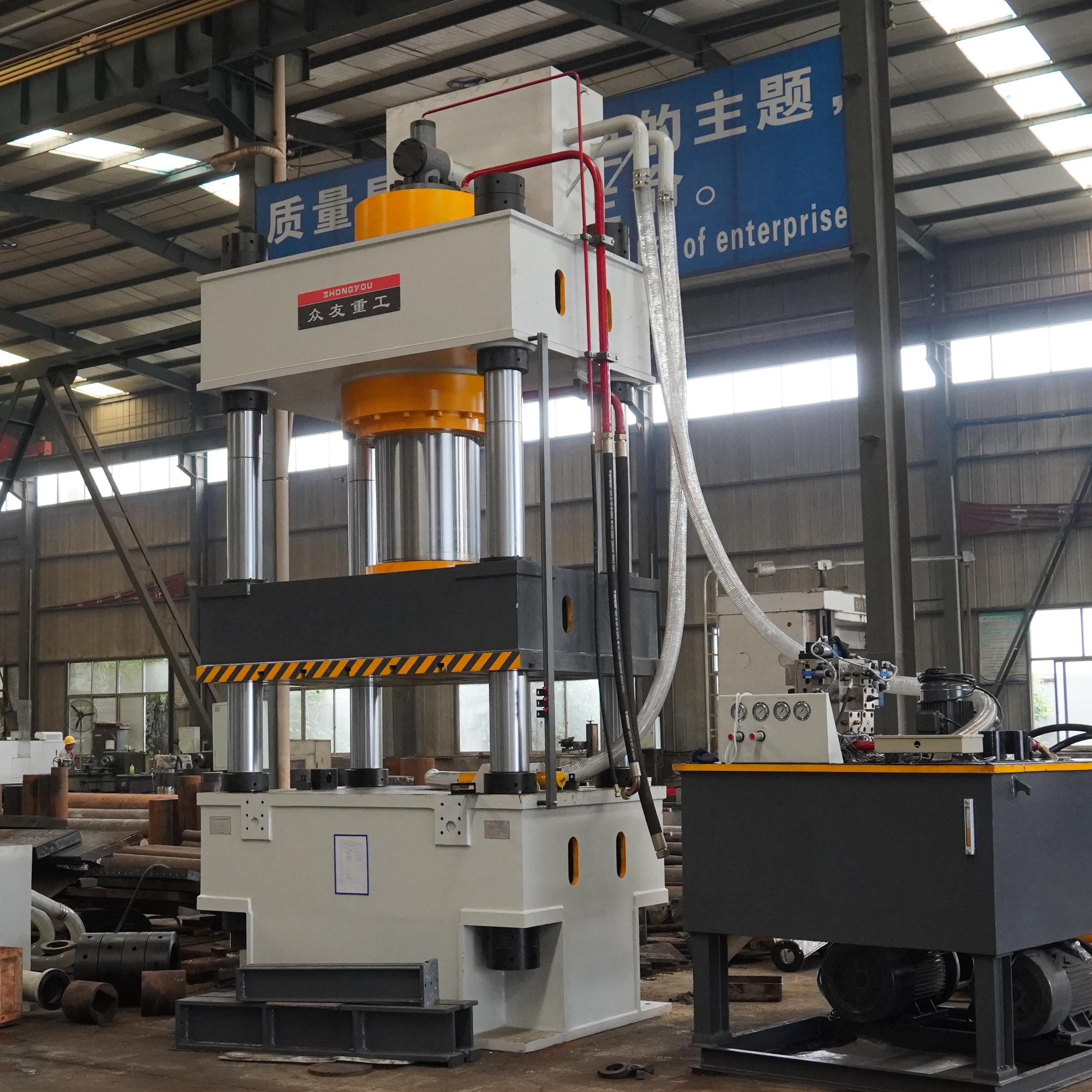 800T 1000 Ton Coconut Fiber Sawdust Pallet Making Machine Wood Chip Pallets Compressed Pallet Moulding Machine Production Line
