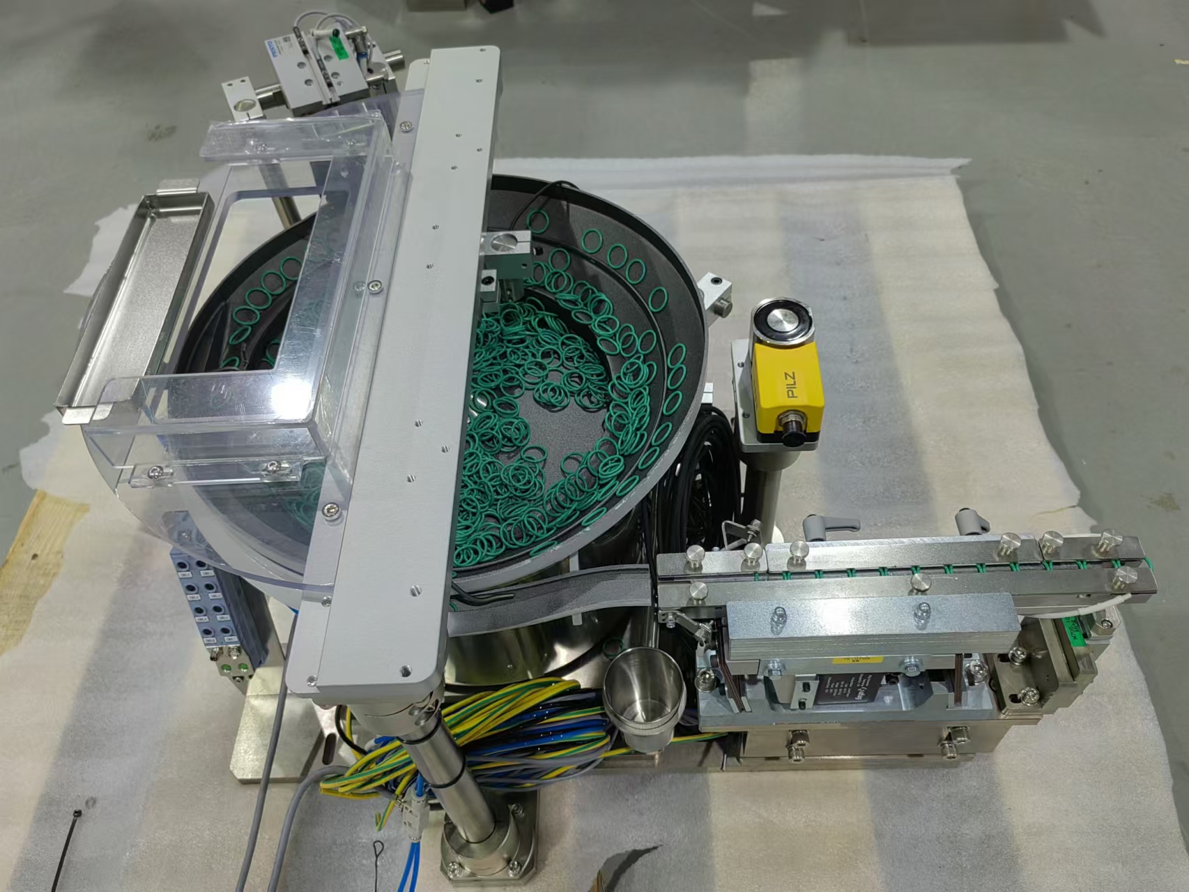 TKF Tangle-Free Automated O-Ring Feeding System with Vibratory Bowl 60pcs/min Capacity