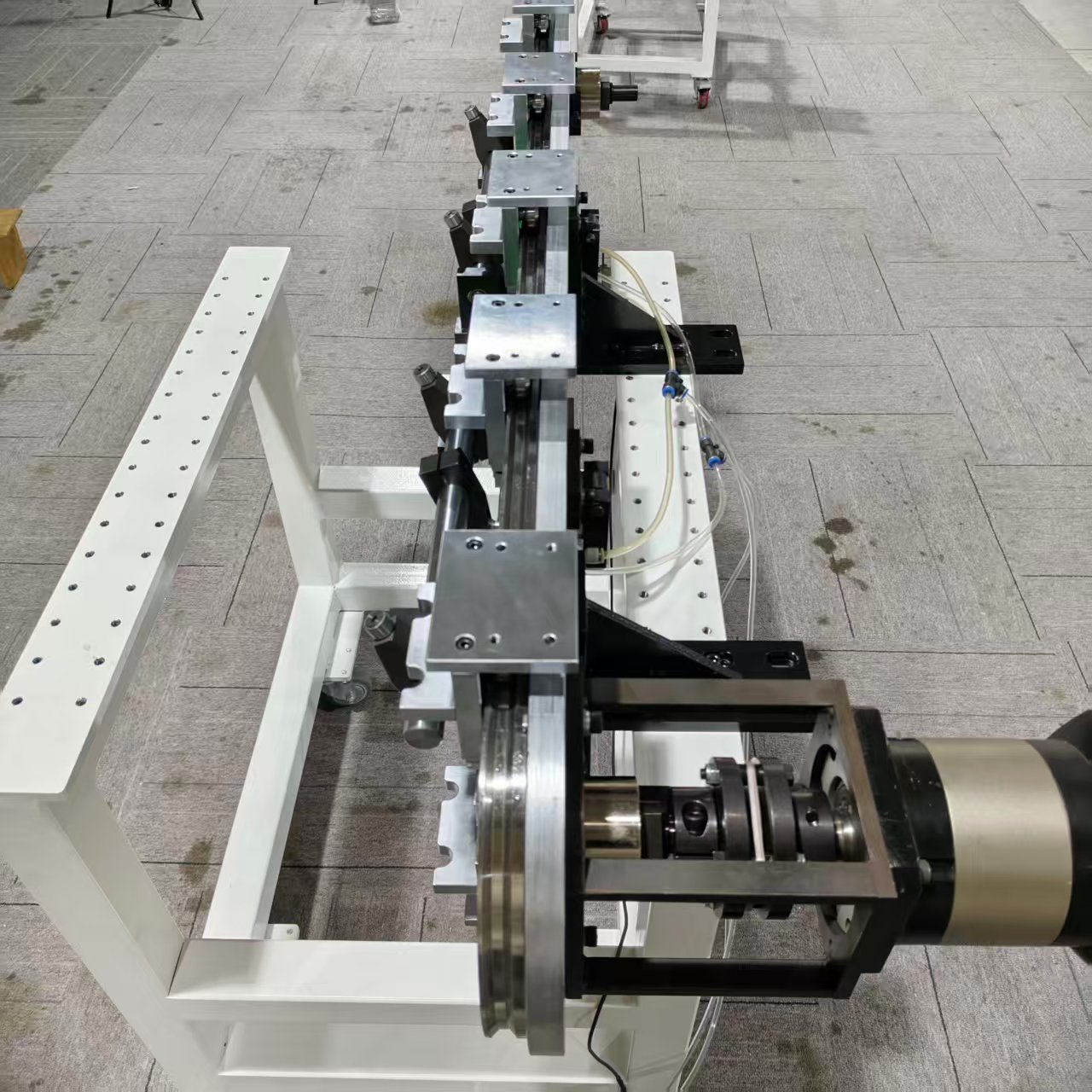 Precision Circular Guide Rail Loop Conveyor System High Stability Automatic Assembly Line Equipment