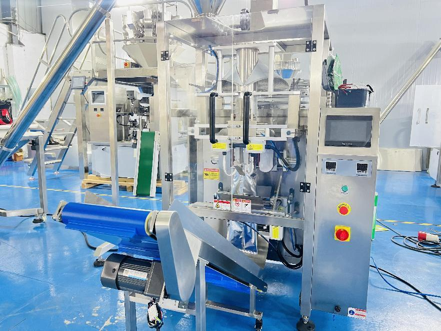 Full Automatic High-Accuracy Energy Saving Roll Film Liquid Packaging &amp; Filling Machine With Sealing Function For Pouch Bags
