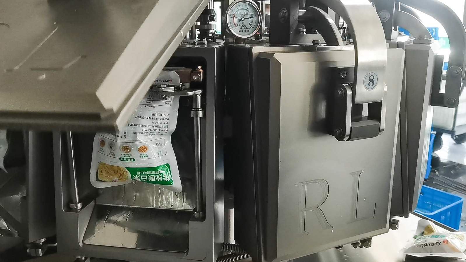 Factory Price Rotary Rice Fish Feed Meat Frozen Food Pre-made Pouch Vacuum Packing Machine