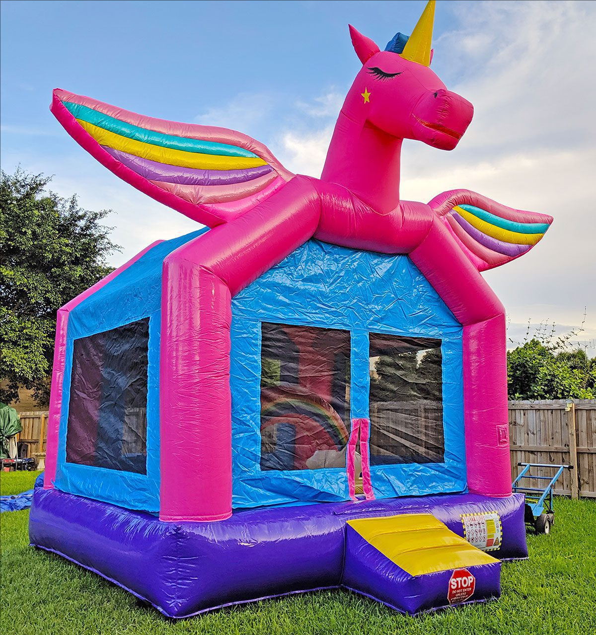 Daycare Supplies Indoor Trampoline Rainbow Horse Unicorn Bounce House Playground Equipment Cartoon Theme Inflatable Castle Slide