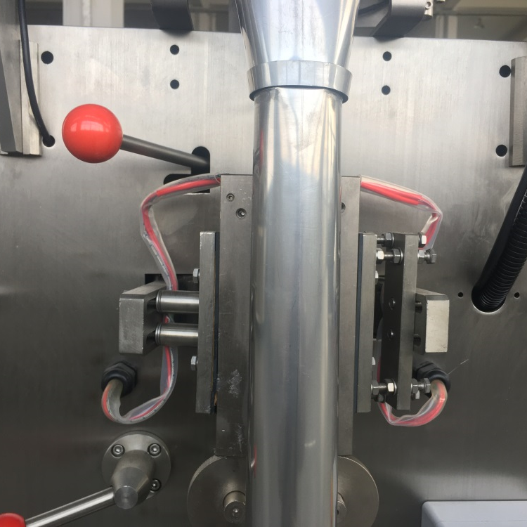 Automatic Vertical Rice Sugar Salt Bagging Machine Rice Grain Bean Cereal Bag Filling Machine 1kg 5kg Sugar Packing Machine
