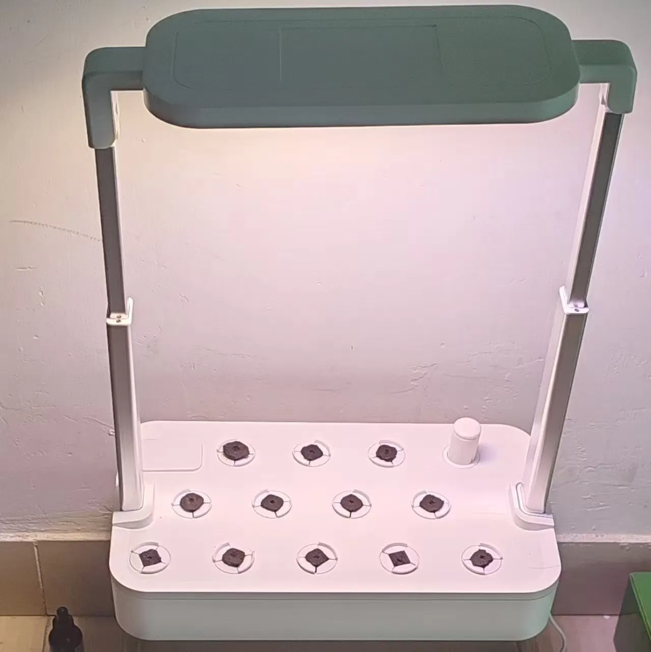 IP65 Indoor Garden Hydroponic Planter with 12 Pods Adjustable Grow Light System