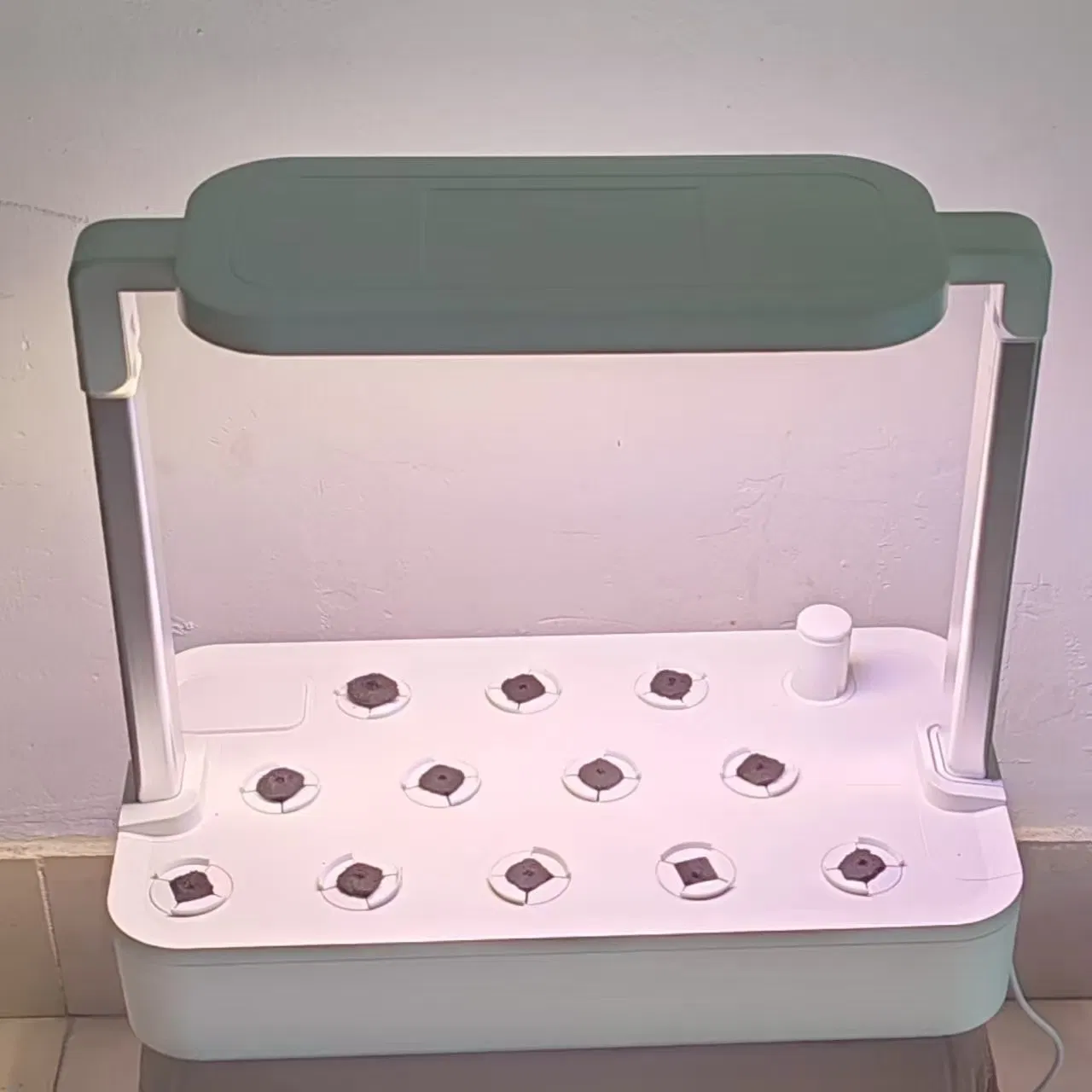 IP65 Indoor Garden Hydroponic Planter with 12 Pods Adjustable Grow Light System