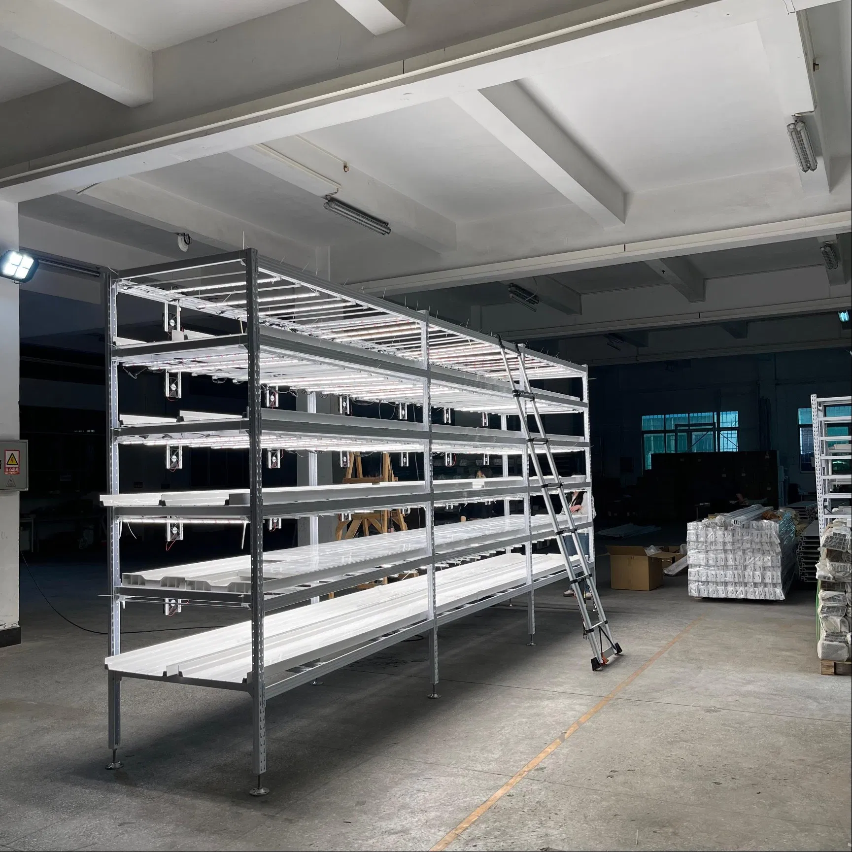 Vertical Hydroponic System with LED Grow Lights for Indoor Plants - Hydroponic Farming Equipment