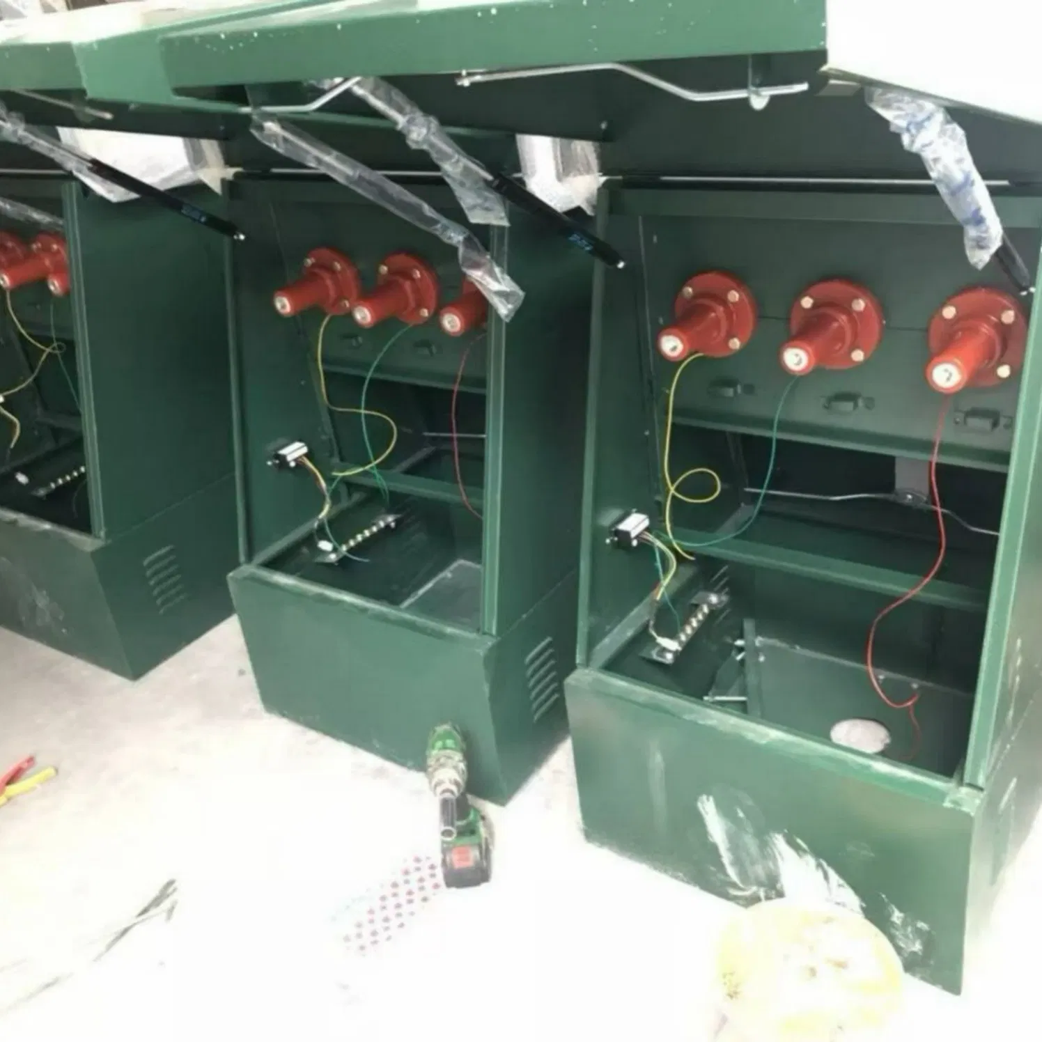 Intelligent Monitoring and Control System Equipped Low Voltage Cable Branch Box Used in Urban Underground Power Grid Construction Projects