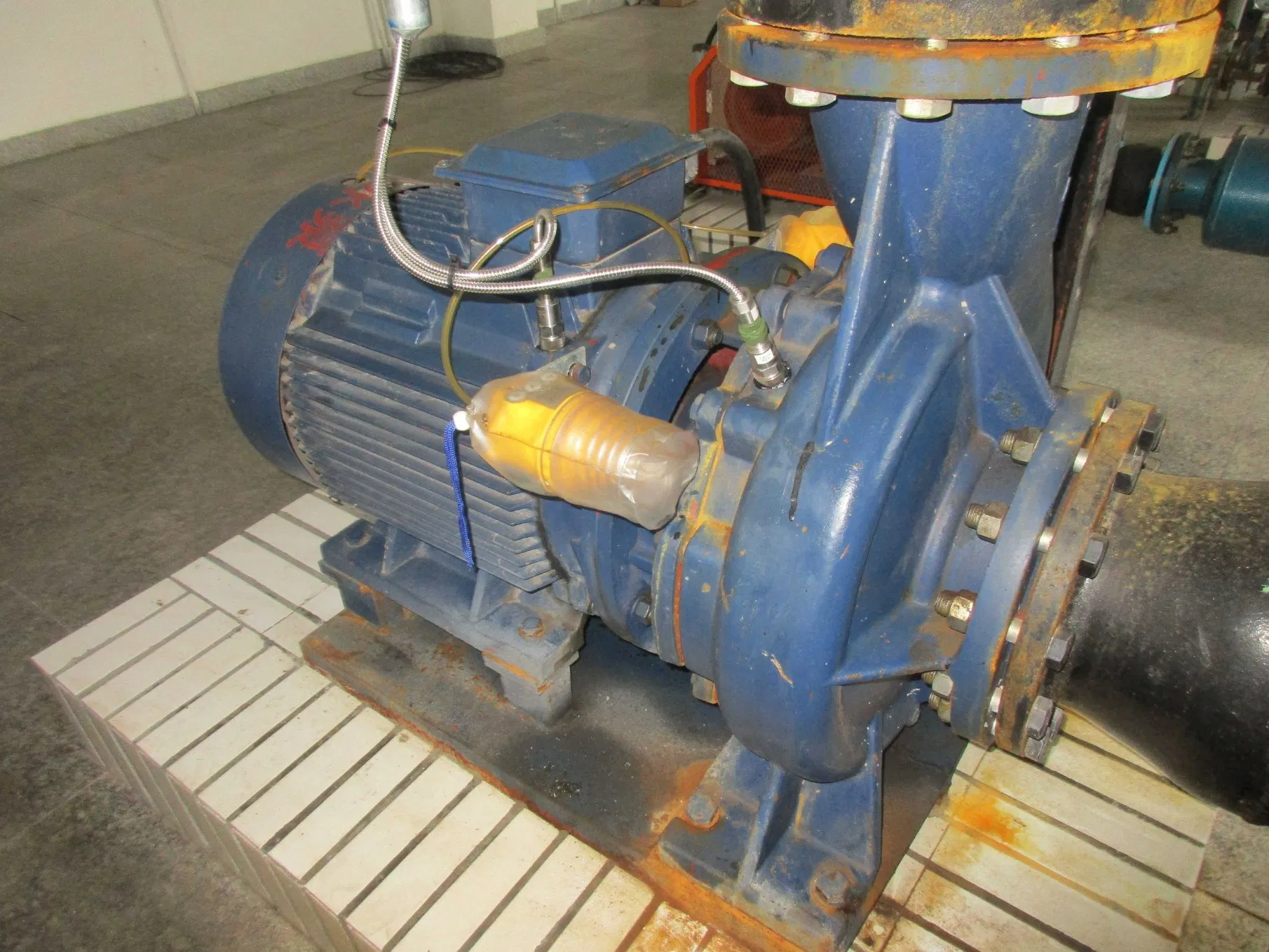 Online Condition Monitoring System for Predictive Maintenance