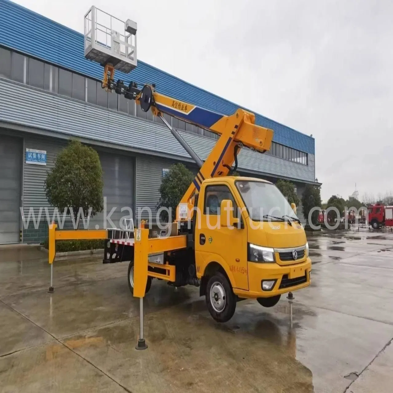 Premium 23m Telescopic Aerial Lift Platform for Heavy Duty Tasks in Industrial Equipment Installation