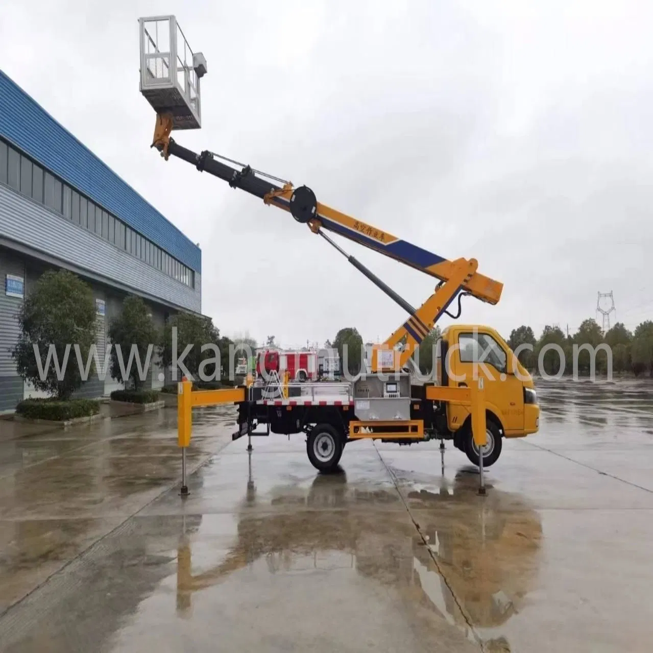 Premium 23m Telescopic Aerial Lift Platform for Heavy Duty Tasks in Industrial Equipment Installation