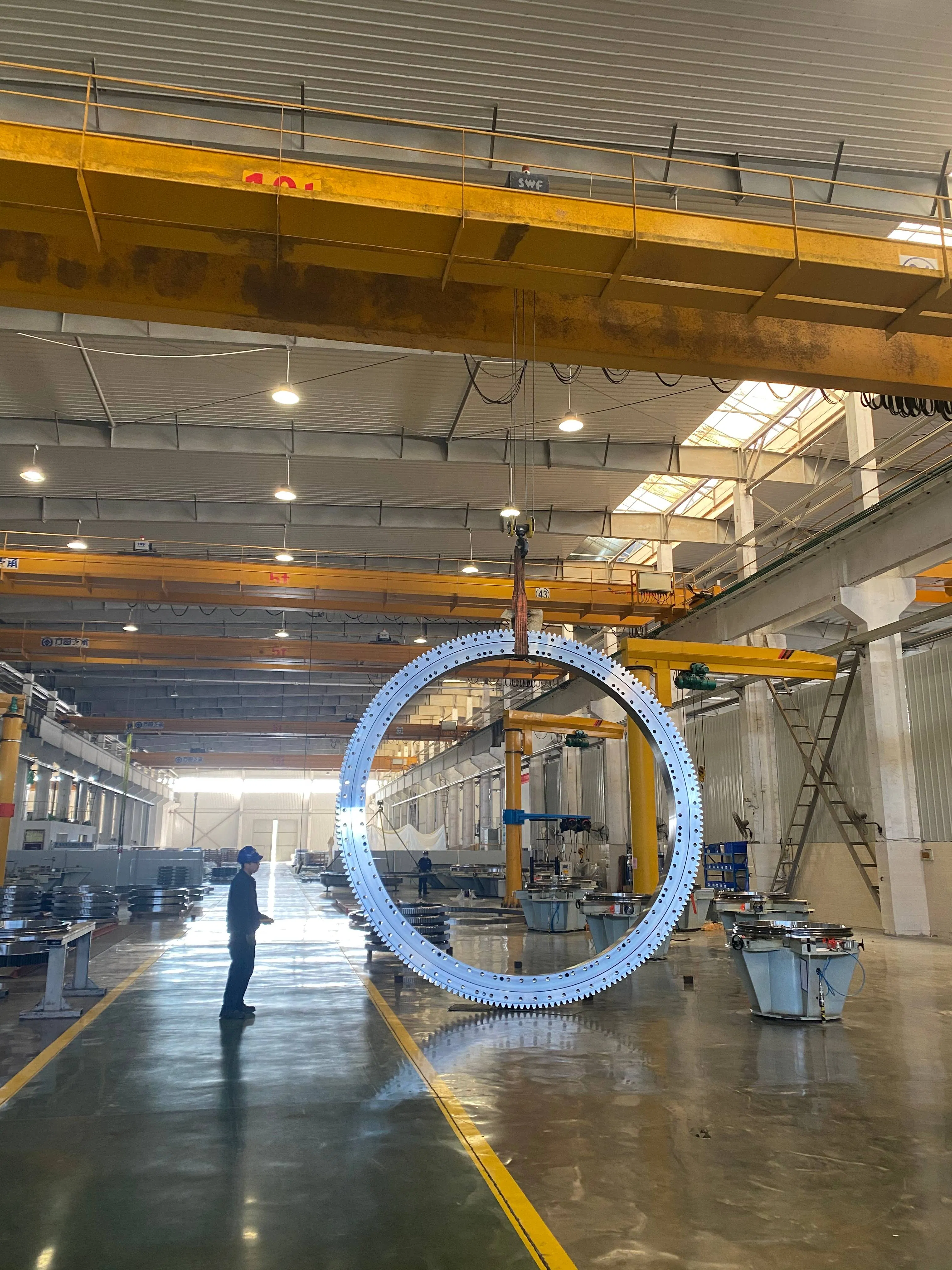 Custom Slewing Ring Solutions for Optimal Heavy Equipment Efficiency