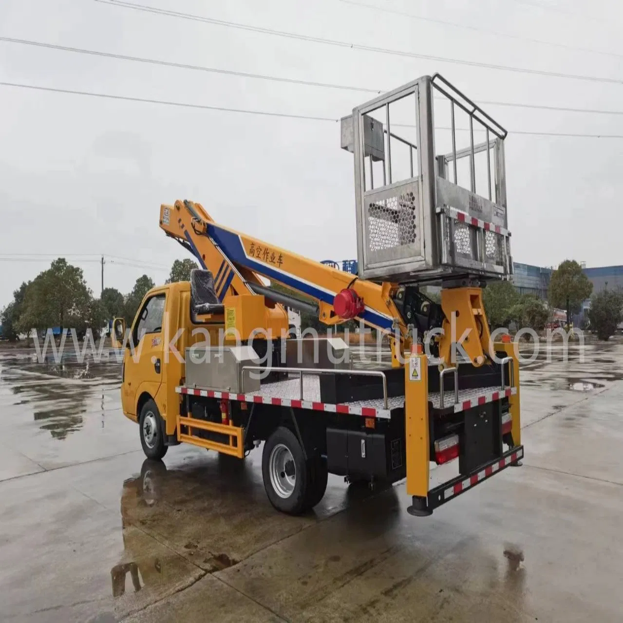Premium 23m Telescopic Aerial Lift Platform for Heavy Duty Tasks in Industrial Equipment Installation