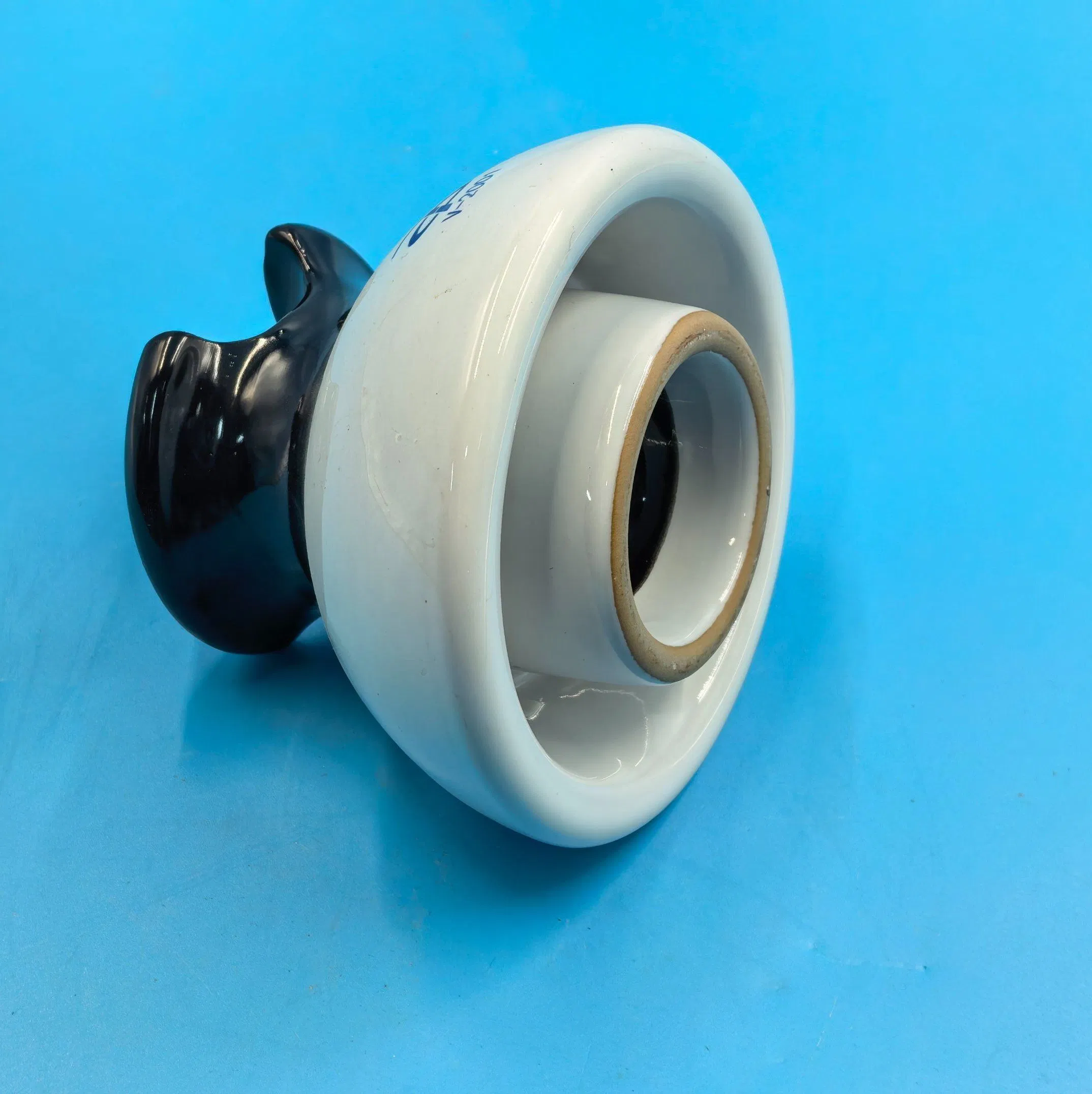 Aisladores de porcelana de tipo pin ANSI 55-3 de alta calidad para líneas de transmisión de energía eléctrica