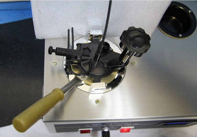 Probador automático de punto de inflamación de aceite aislante Pensky Martens de copa cerrada aparato digital de punto de inflamación