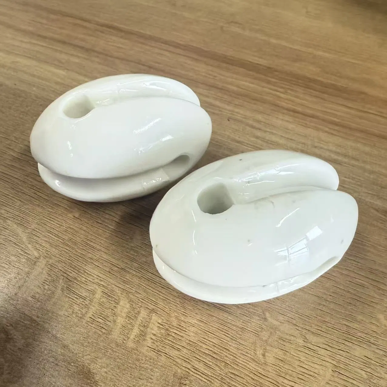 Aislador de Huevo de Cerámica Vidriada Aislador de Porcelana de Baja Tensión