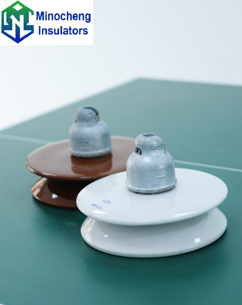 Anticontaminación Doble Tejado U70bp Aislador de Porcelana 70kN Tipo Suspensión para Línea de Transmisión