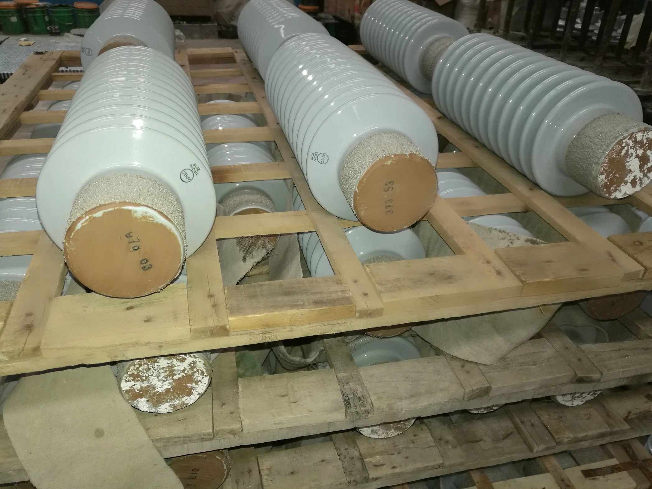 Poste de núcleo sólido de cerámica porcelánica para subestación