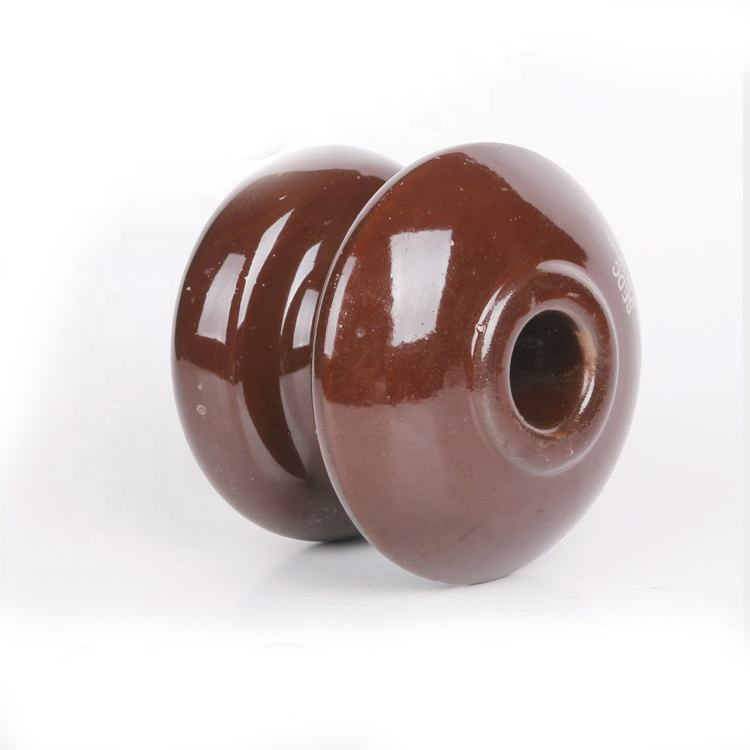 Aislador de porcelana con grillete