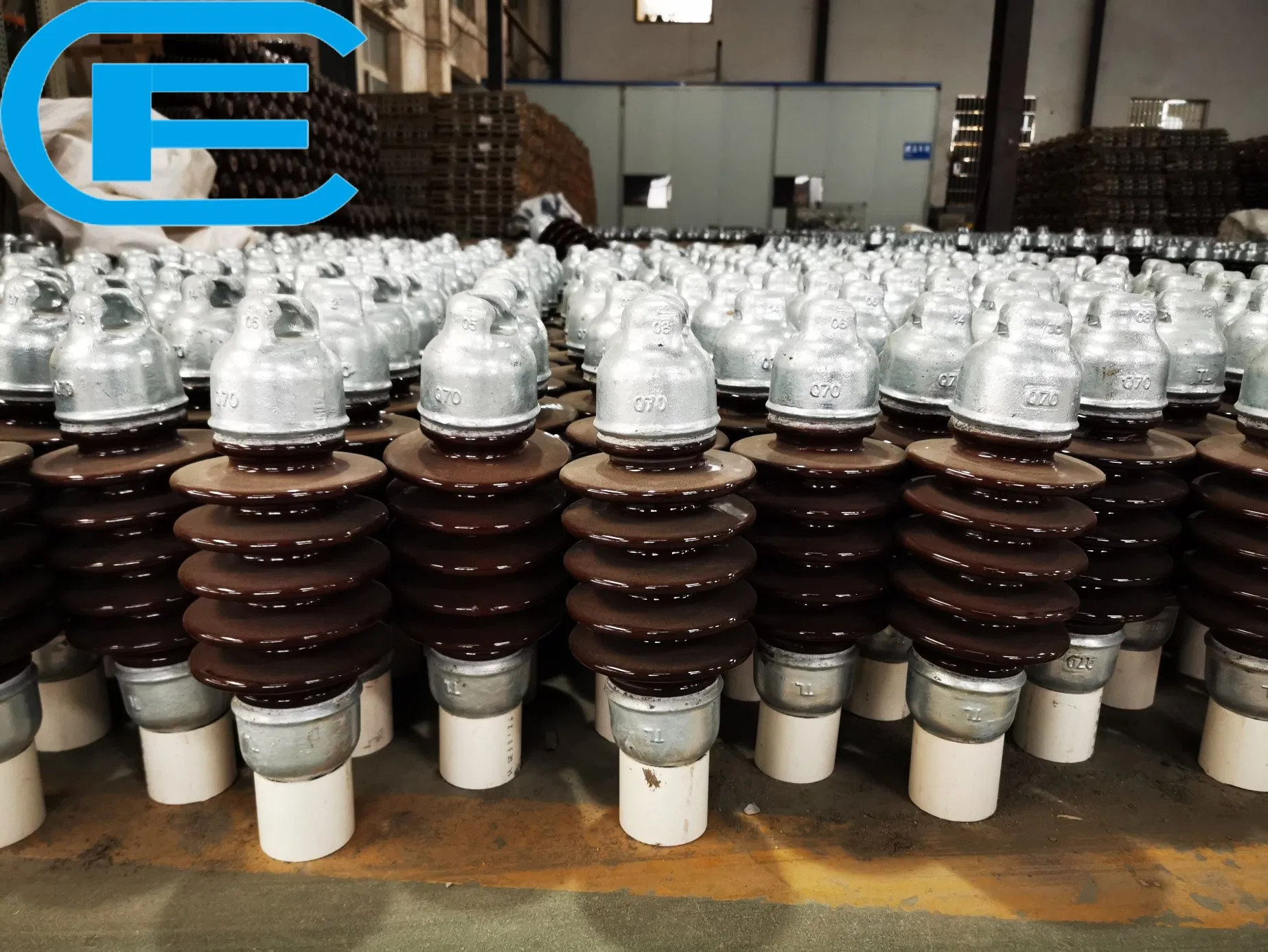 Aislador Largo de Porcelana de Alta Resistencia 70kN a 300kN