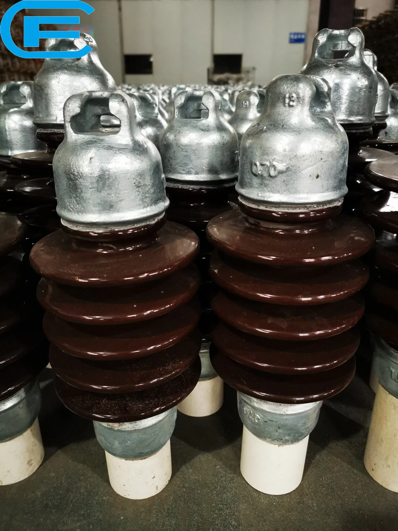 Aislador Largo de Porcelana de Alta Resistencia 70kN a 300kN