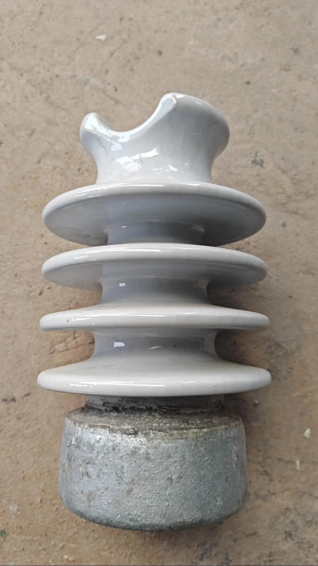 ANSI 57-1 Aisladores de Porcelana Duraderos para Subestaciones y Líneas