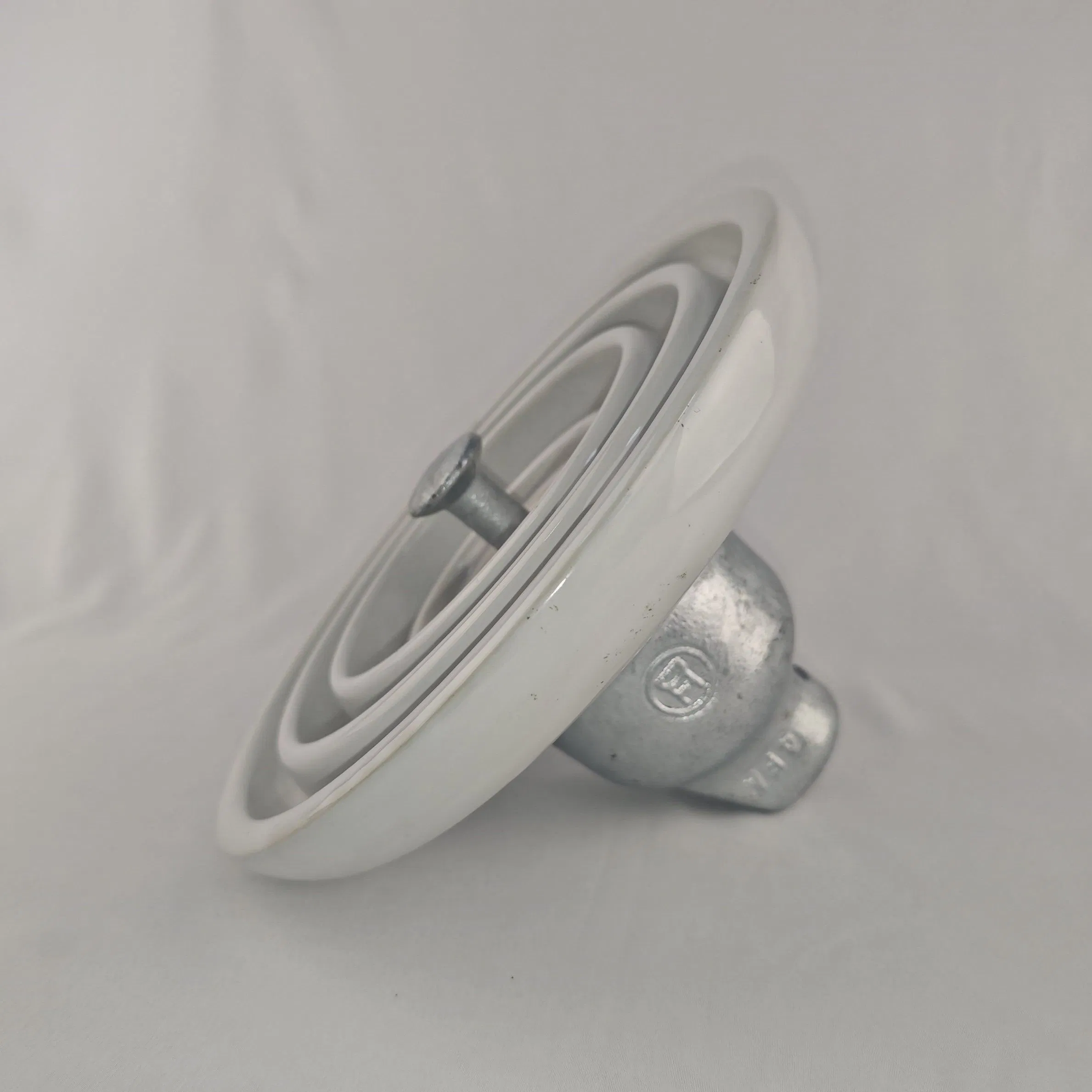 Condado de Luxi China U70b 70kN Aislador de porcelana de disco de alta tensión para subestación de red eléctrica línea de transmisión