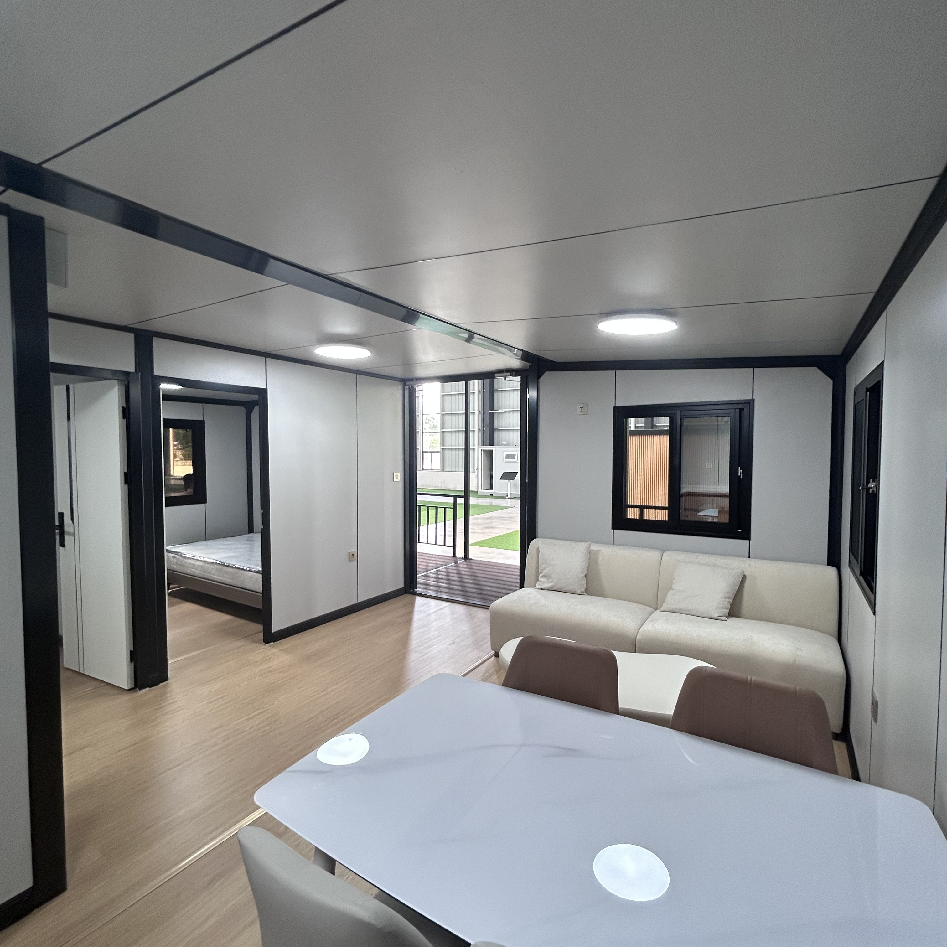 Flat Pack Expandable House 20ft 40ft Foldable Expand Design Complete Living Space 2-3 Bedroom Pre-fitted Family Prefab Home