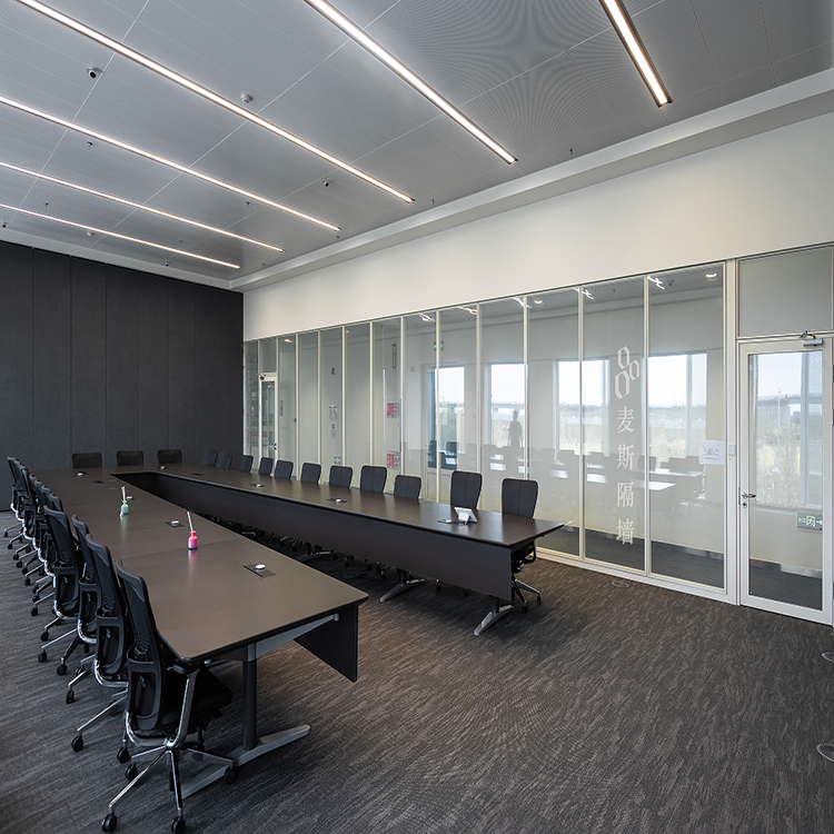 Full height glass partition