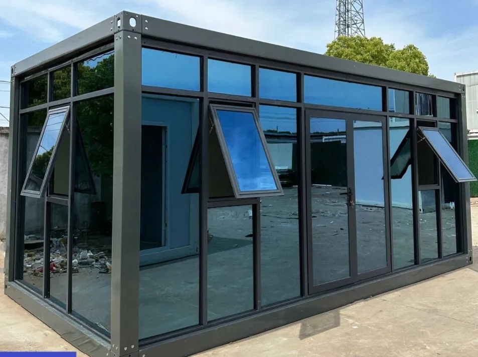 Cheap Modern 20feet Flat-Pack Factory Wholesale Price 20FT Modular Living Container House Flat Pack House Ready to Living Prefabricated Portable Container House