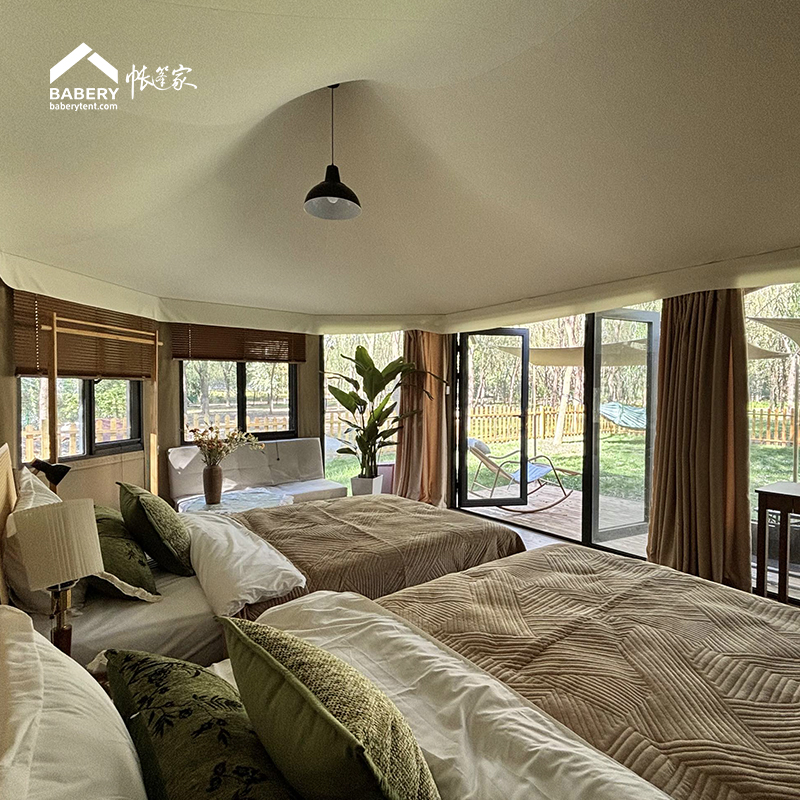 A Modern Luxury Vacation Project That Replaces Prefabricated Luxury Steel Frame Containers with Hotel Rooms and Sandwich Panels