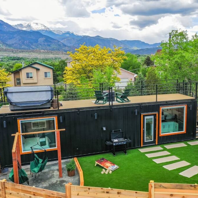 Sinoy Office Home Villa Hotel Shop 20ft 40ft Prefab Portable Customized Steel Two-story Luxury Container House