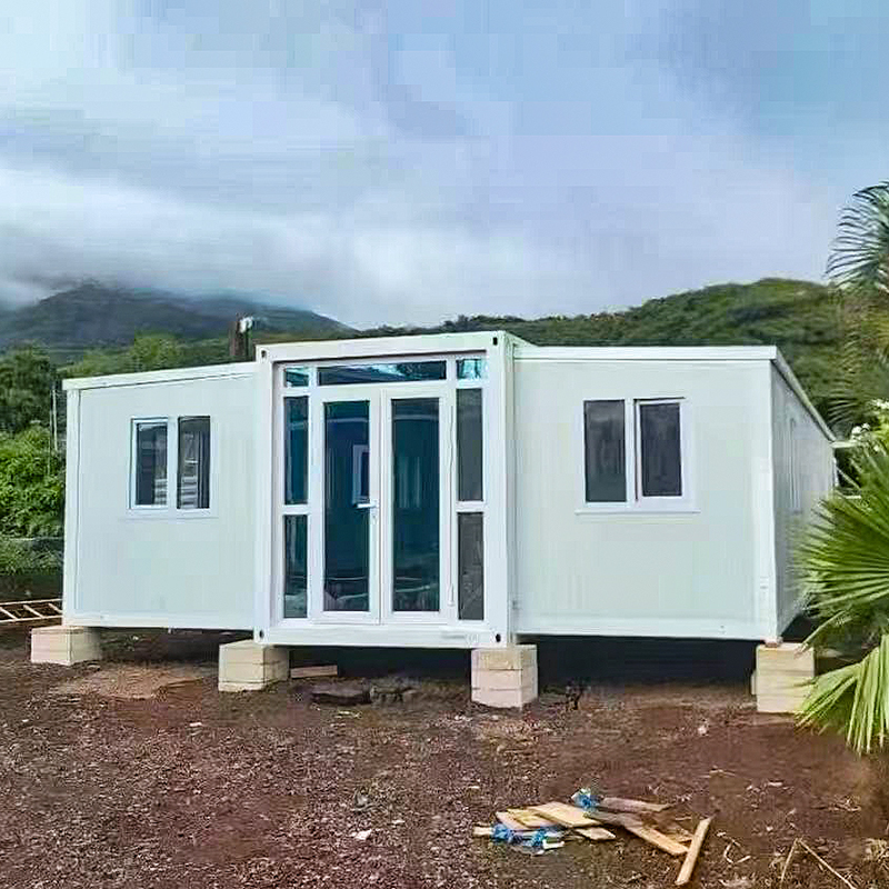 Elegant Modular Container Villa: Durable, Windproof, and Fire Resistant
