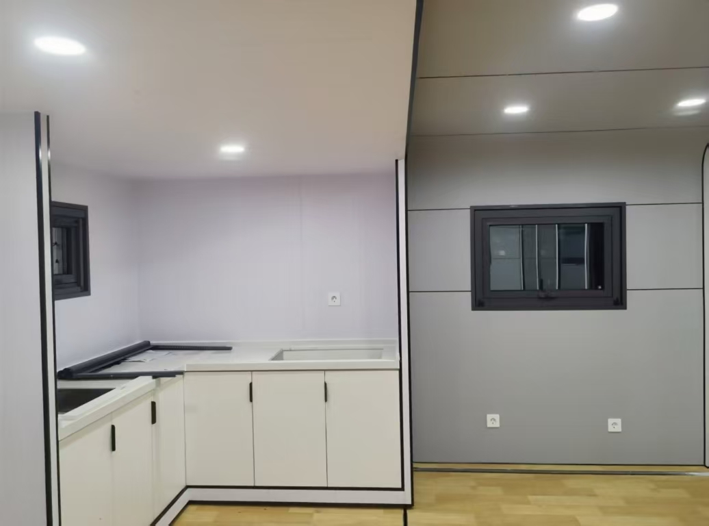Expandable Apple cabin house View 2