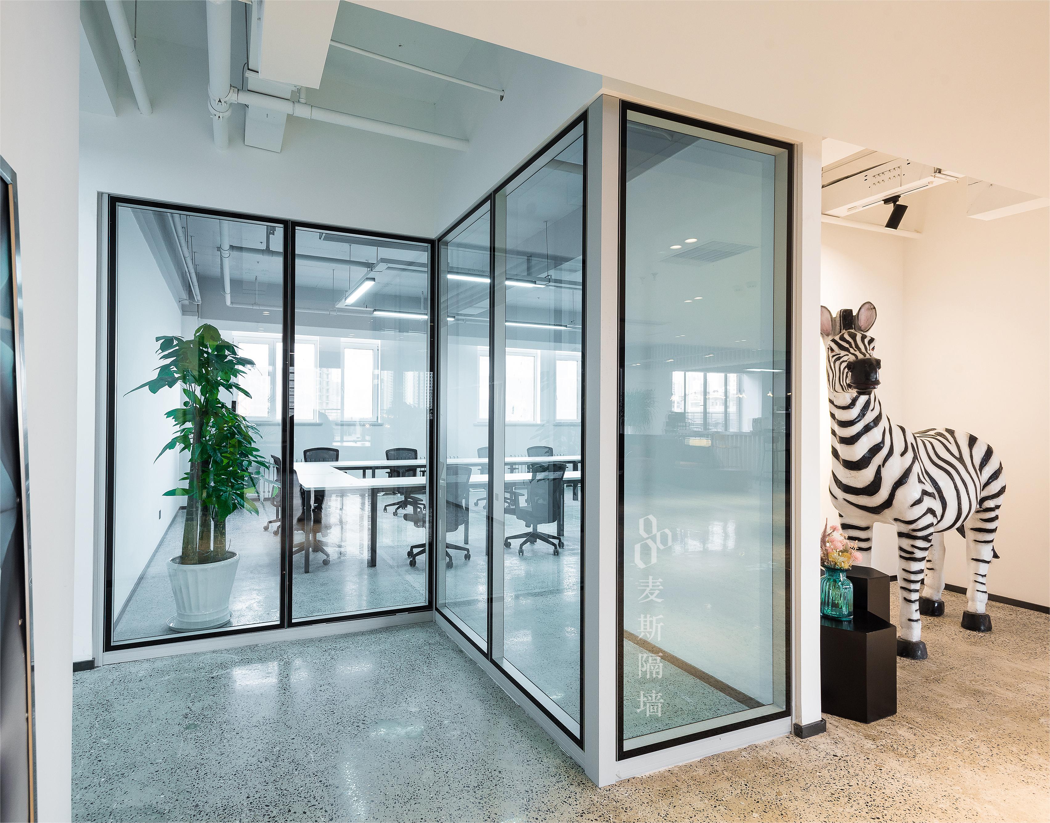 Customized Glass Wall Options