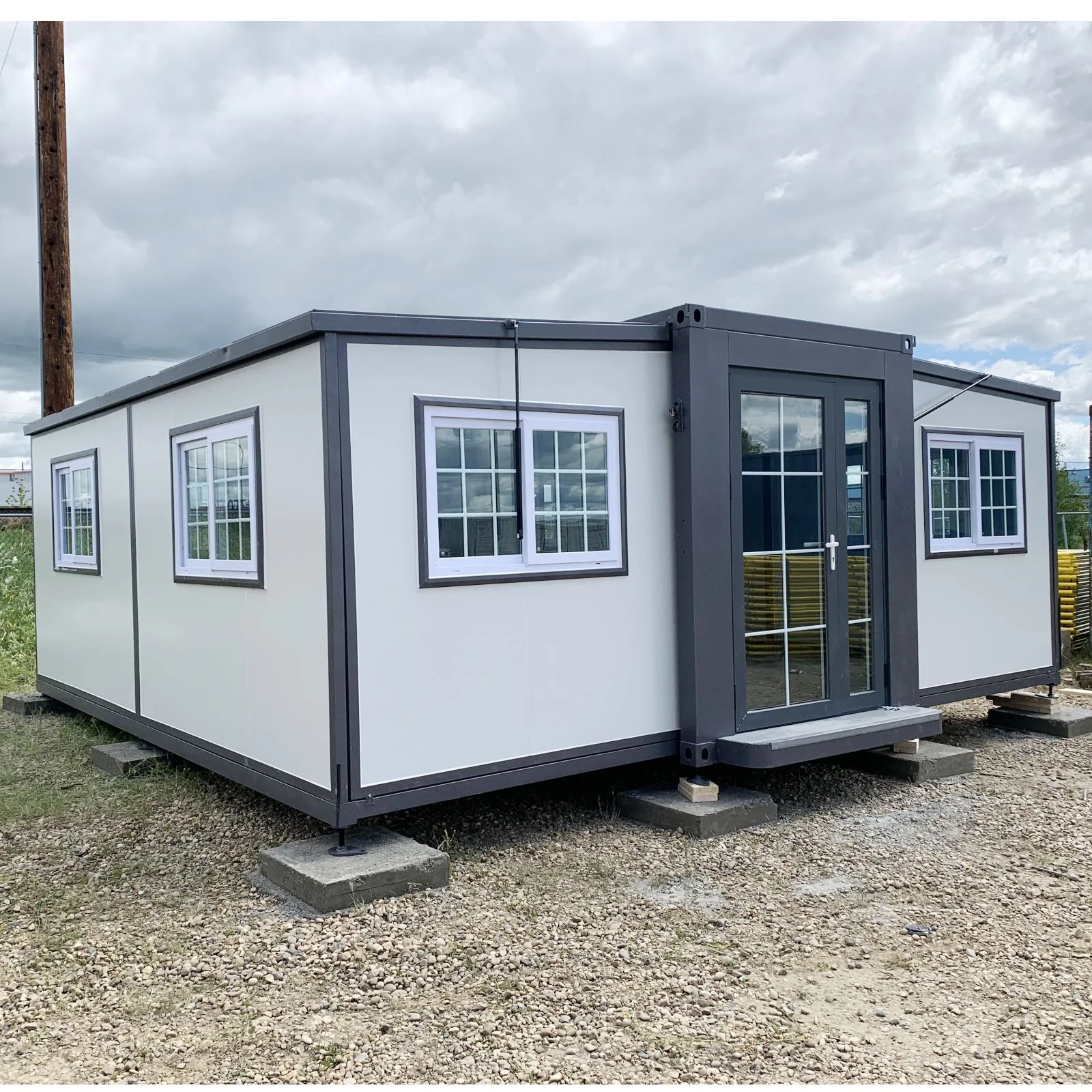 Luxury Modular Prefabricated House Contemporary Portable Cabin for Scenic Holiday Parks Eco Resorts and Premium Stay Projects