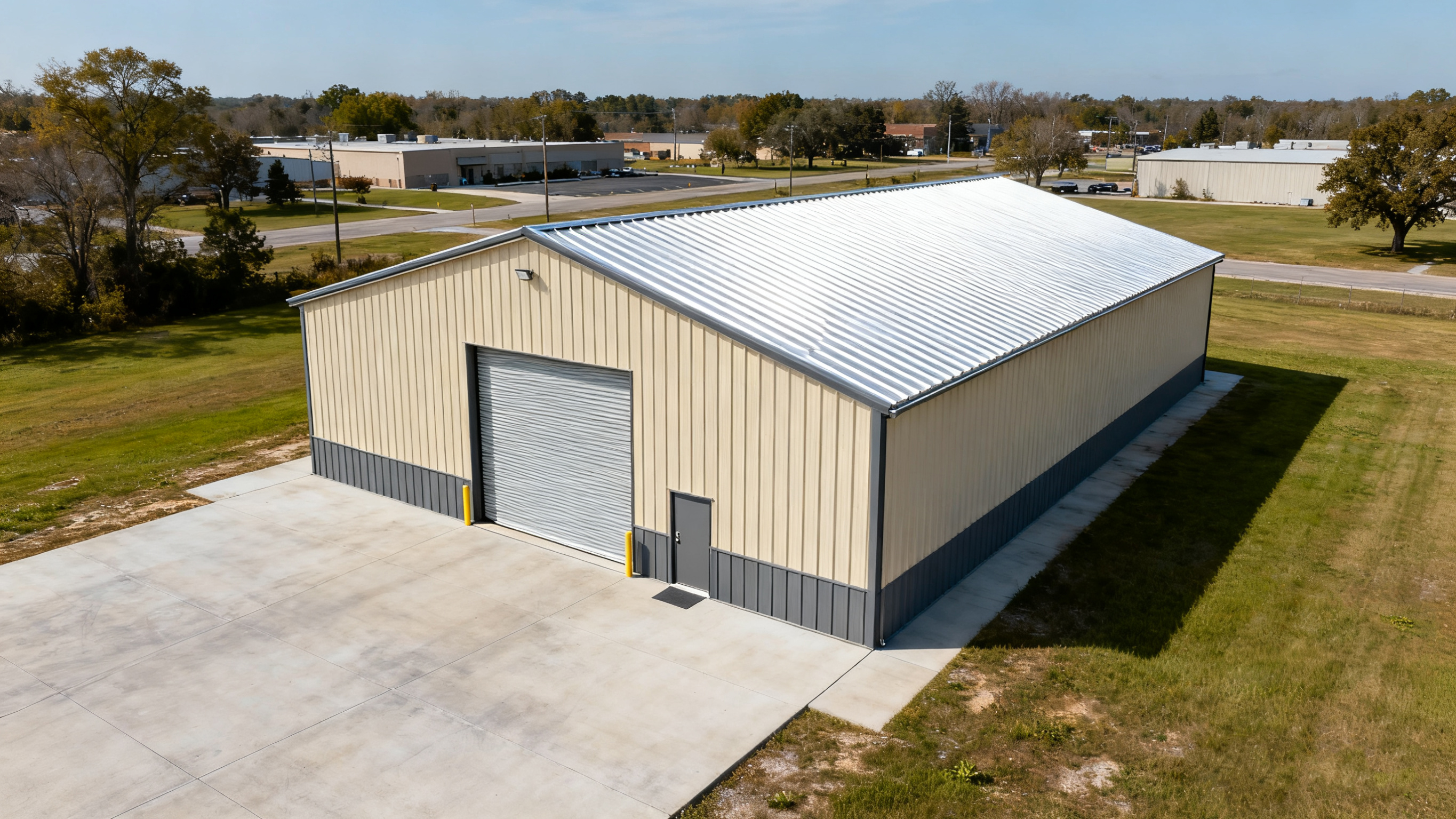 Heavy Duty Steel Structure Building For Workshop Warehouse Welding Bending Cutting Office Building 50 Years Life Span Customized