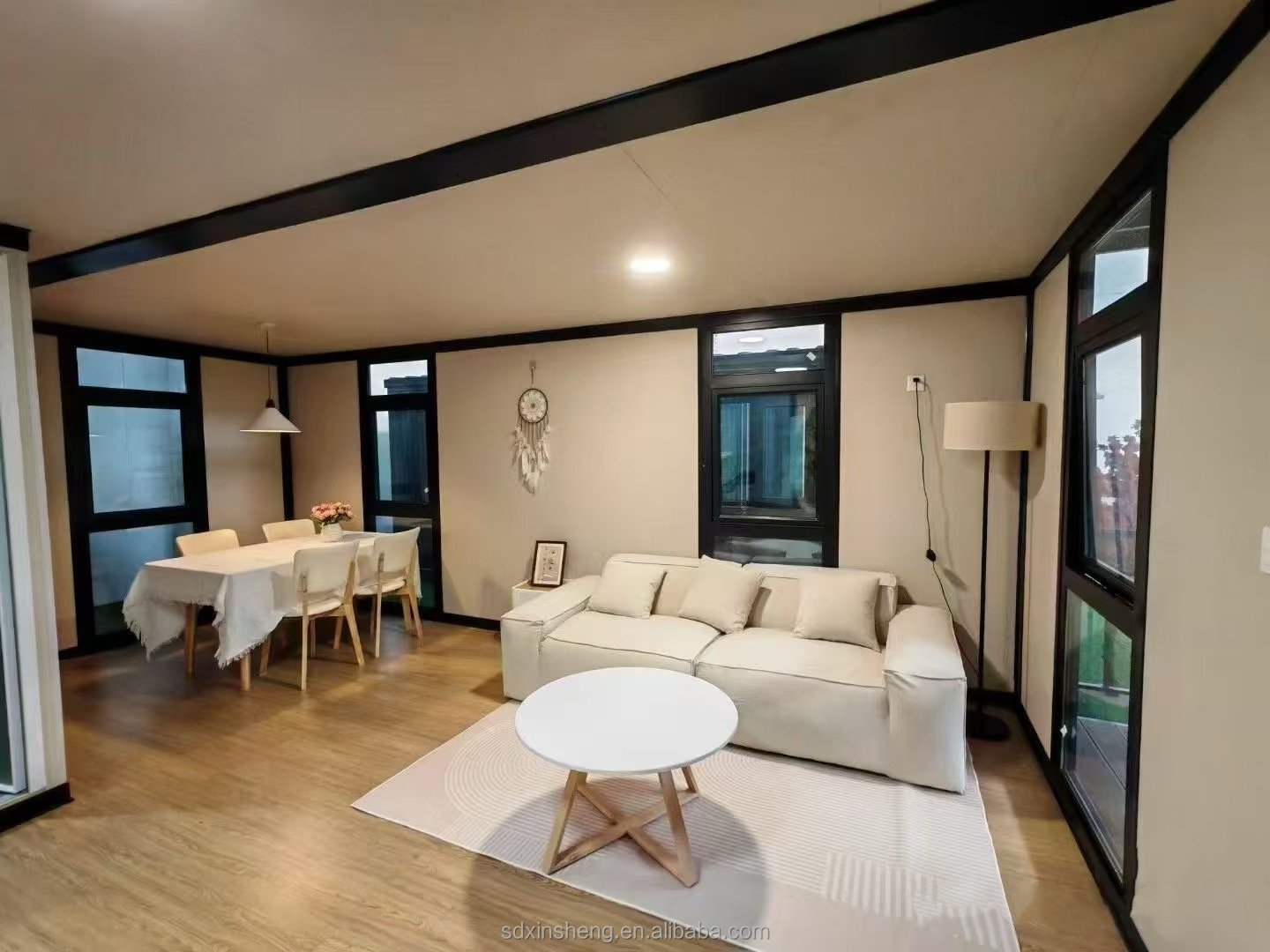 Factory Supply Customized 20 FT 40ft Steel Outdoor Coffee Shop Hotel Office Building Prefabricated Container Homes House