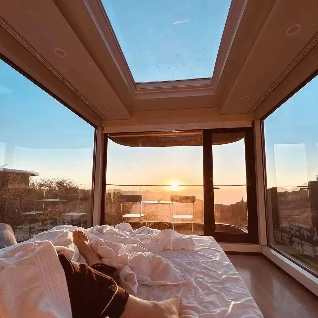 Luxury Prefabricated Container House Portable Prefab Steel Tiny Mobile Modular Space Capsule