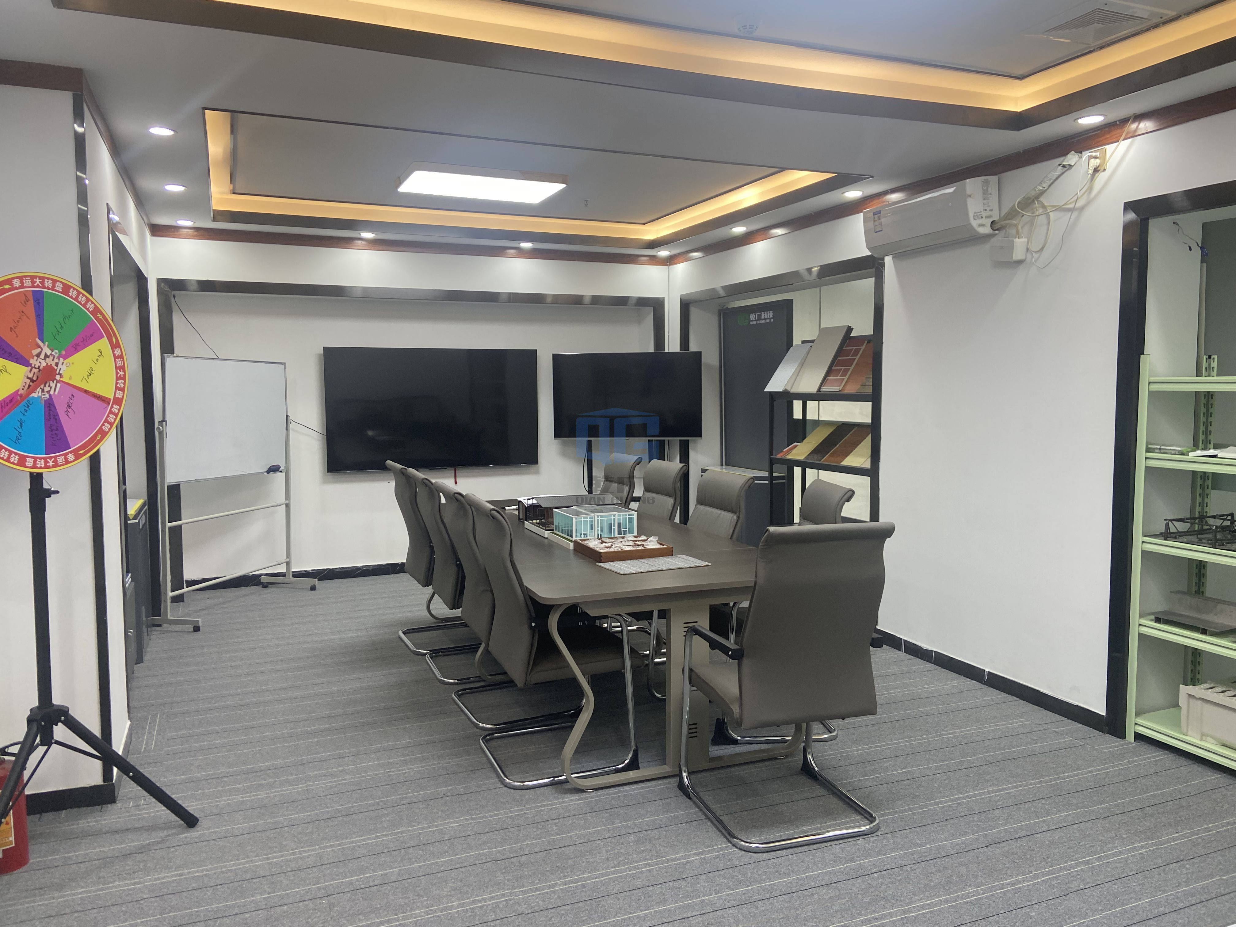 Office workspace 3