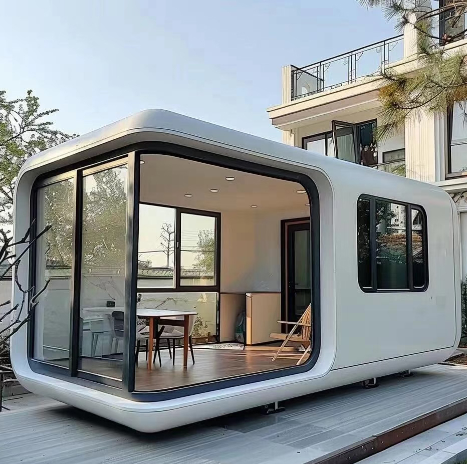 Luxury Prefabricated Steel Container House Hotel Modern Modular Intelligent System Breathable Weatherproof Travel Living