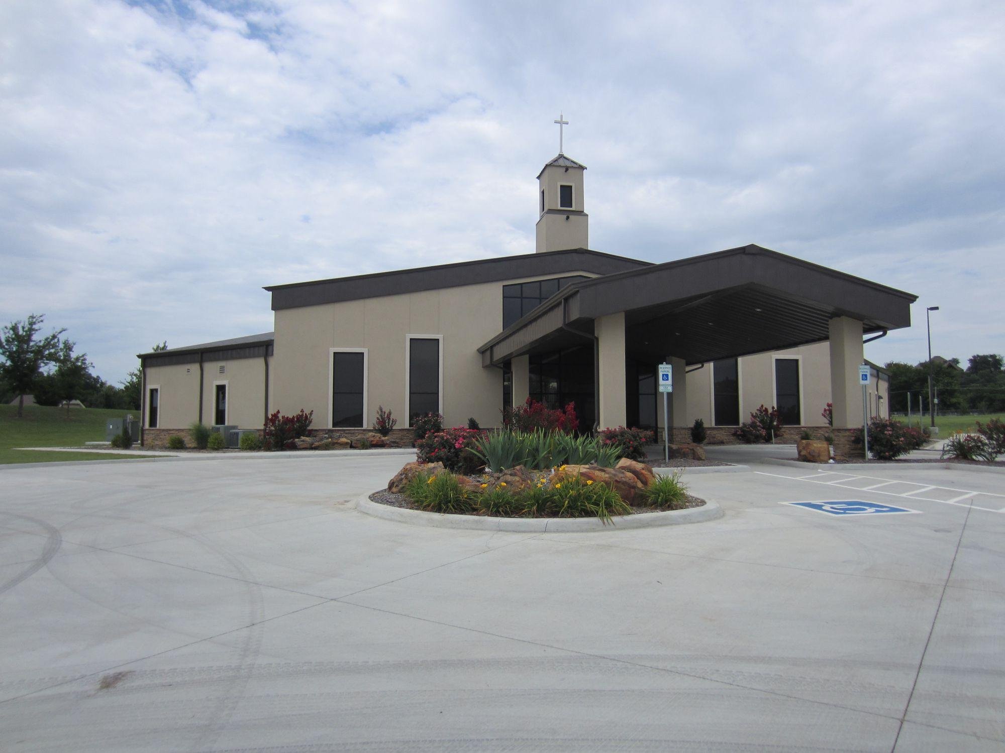 Pre Engineered White Steel Structure Church Building Prefabricated Metal Chapel Community Center Religious Hall Kit