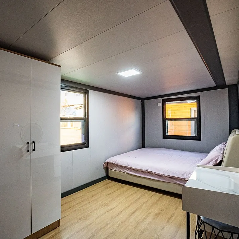 Eco Friendly Sustainable Recycled Material Prefabricated Modular Portable Residential Commercial Office Workshop Container House