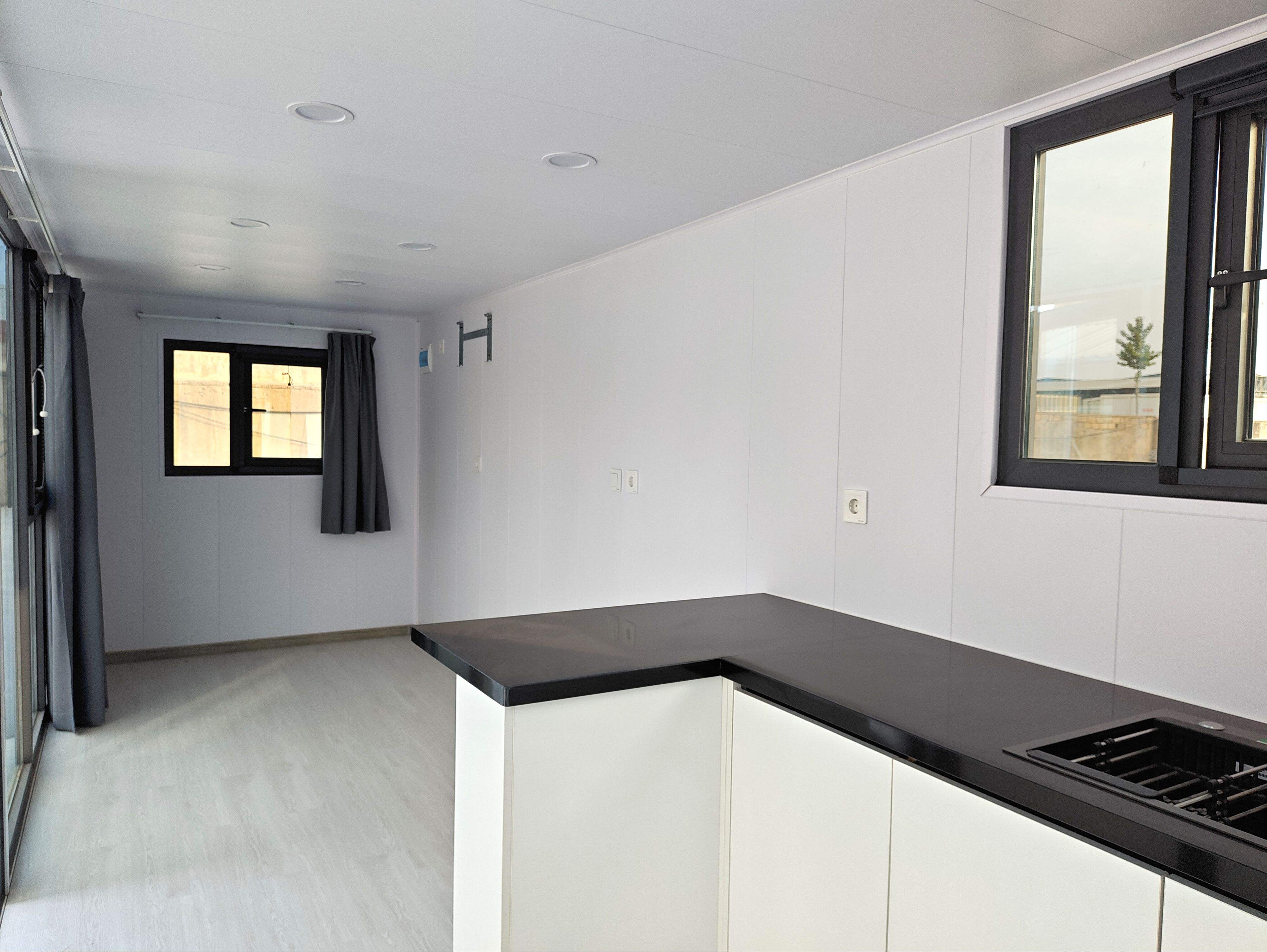 Prefabricated Apple cabin house 40ft View 1