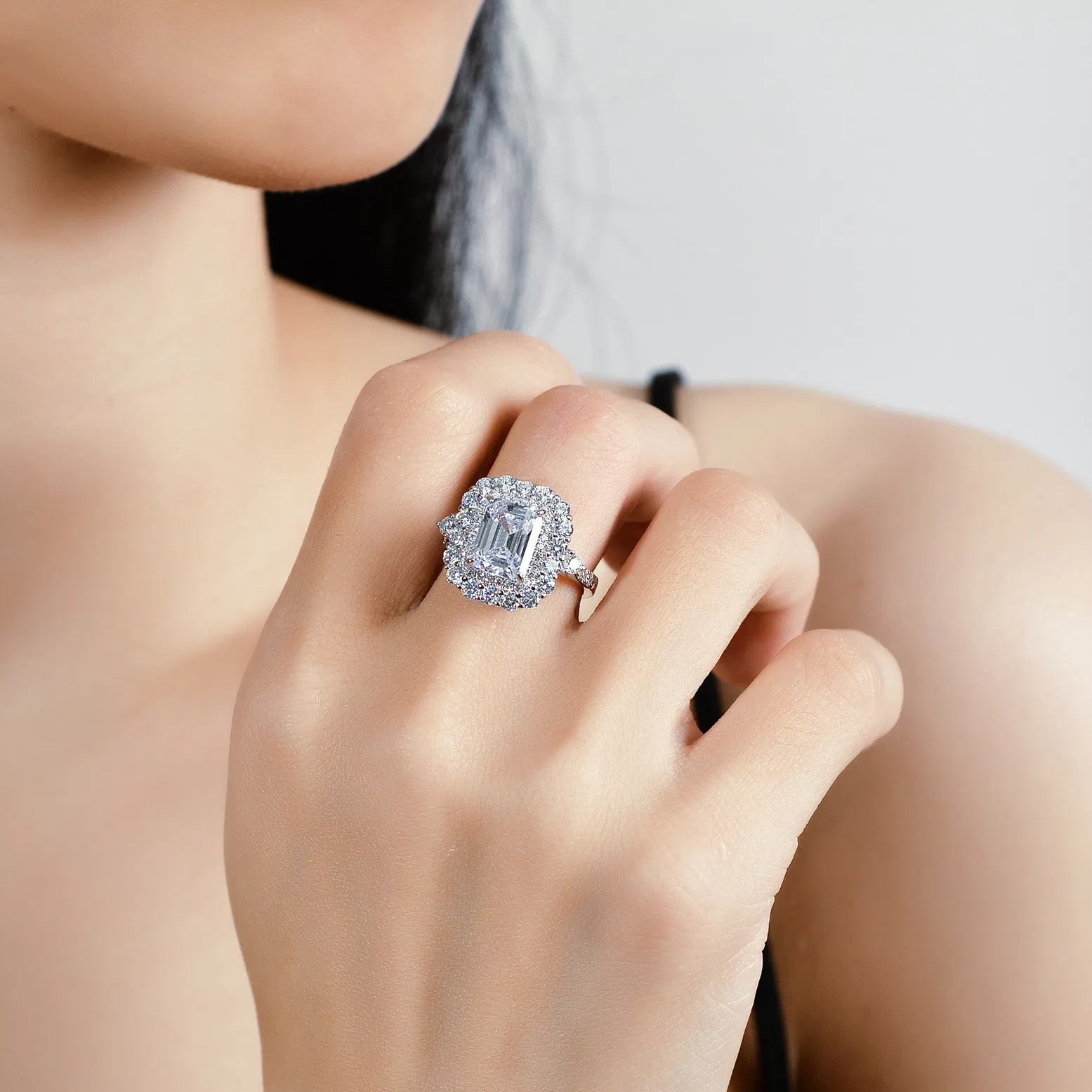 Hot Sale Women's S925 Silver Engagement Wedding Rings with Emerald Cut 3CT Diamond &amp; Moissanite Gold Plated Adjustable