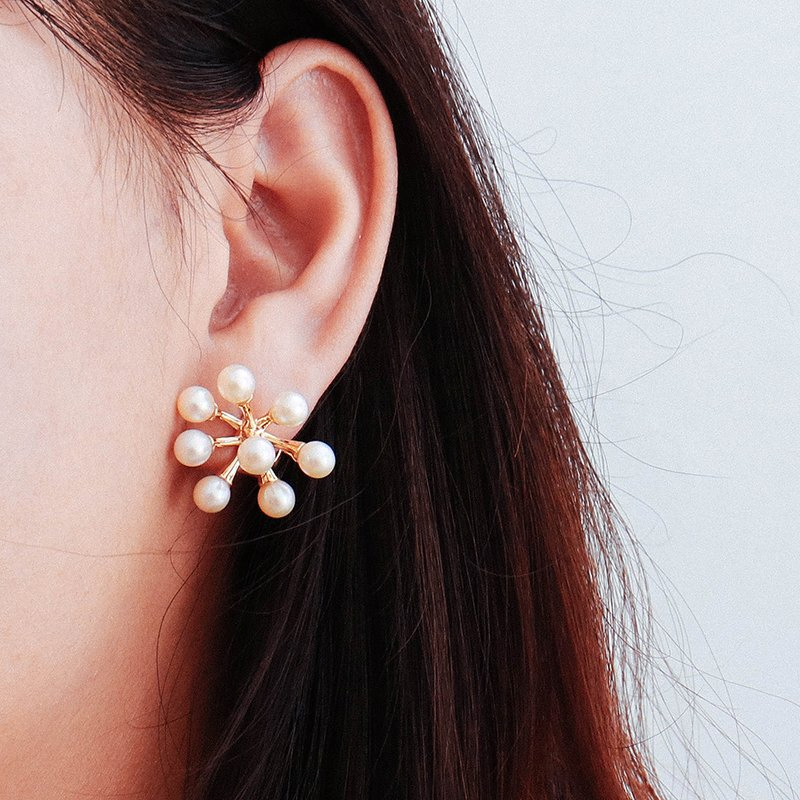 Luxury Pearl Stud Earrings Cluster Pearl Earrings 18K Yellow Gold Pearl Bridal Earrings Fine Quality Wedding Jewelry