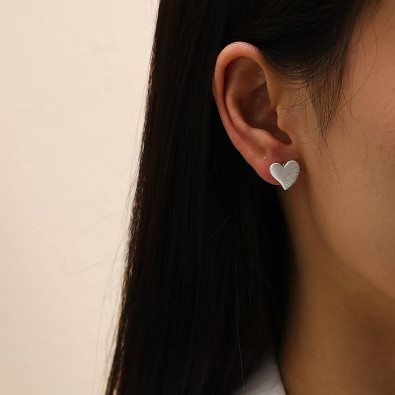 Luxury White Gold-Plated Heart Studs for Bridal Elegant with Polished Finish Jewelry