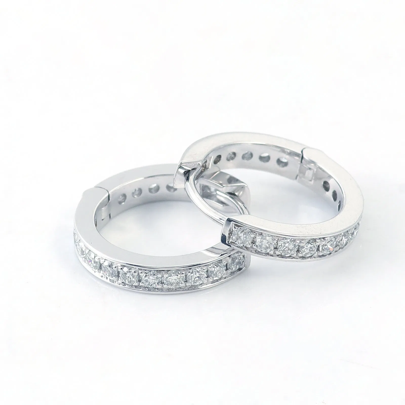 Latest Design14K Solid Gold Lab Grown Diamond Round Shape 0.4CT Huggie Hoop Cuff Earrings for Women