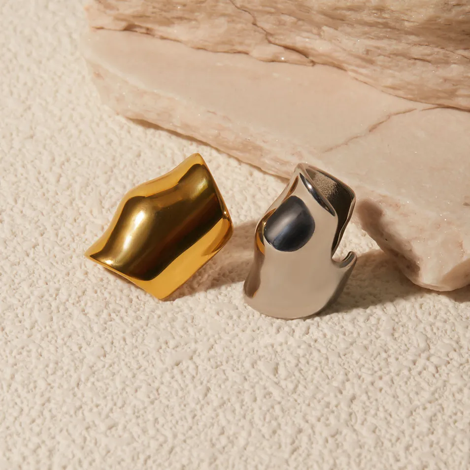 Elegant Ear Cuff Detail