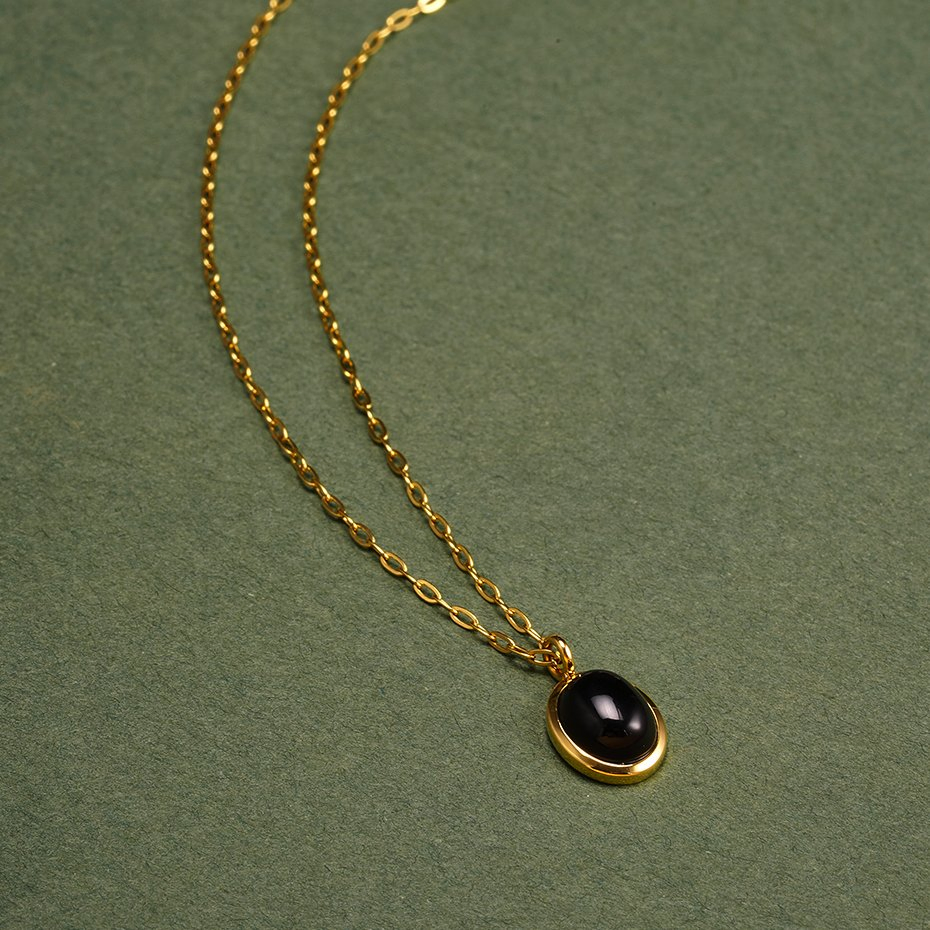 Vintage Art Black Gold Three-Dimensional Oval Ball Pendant Female Necklace