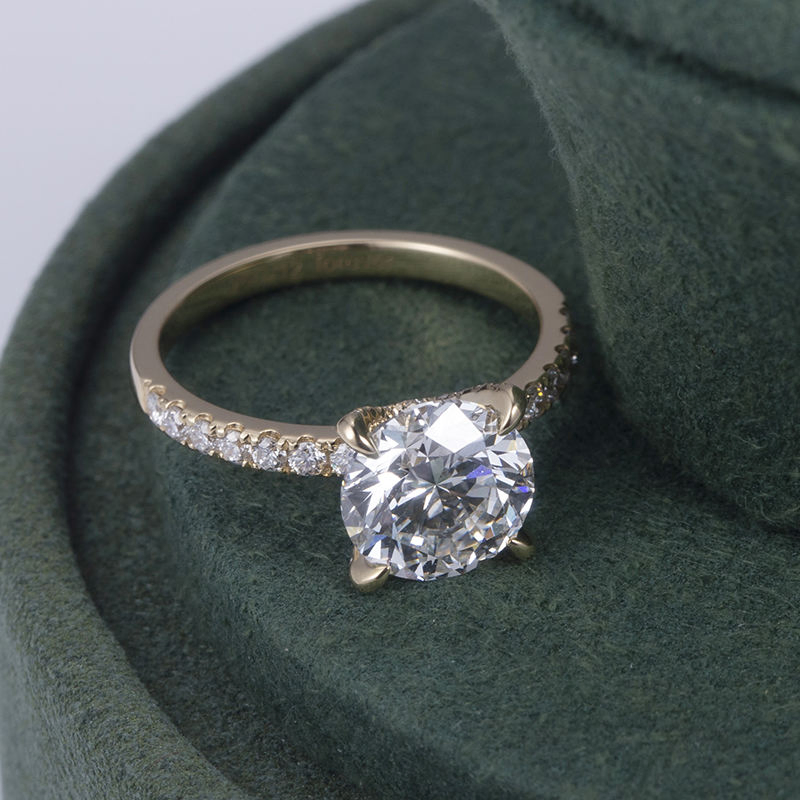 Beautifully Designed Gemstone 18K Solid Gold Lab Grown Diamond Fine Jewelry Ring